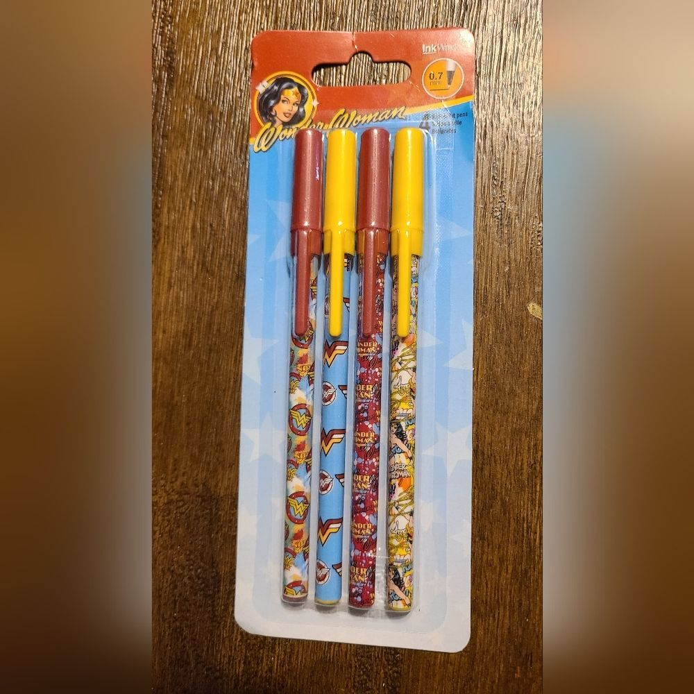 NEW! Wonder Woman ball point pens 0.7 mm - pack of 4